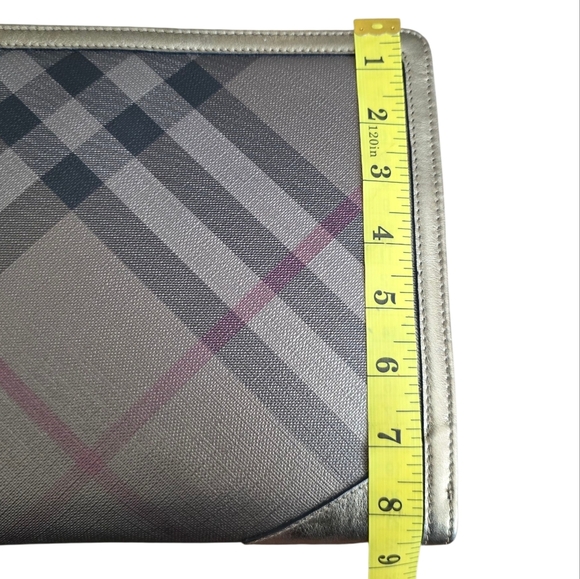 Burberry Meatllic Bronze Gold Check Iconic Tablet/Ipad Case Plaid - Picture 13 of 17